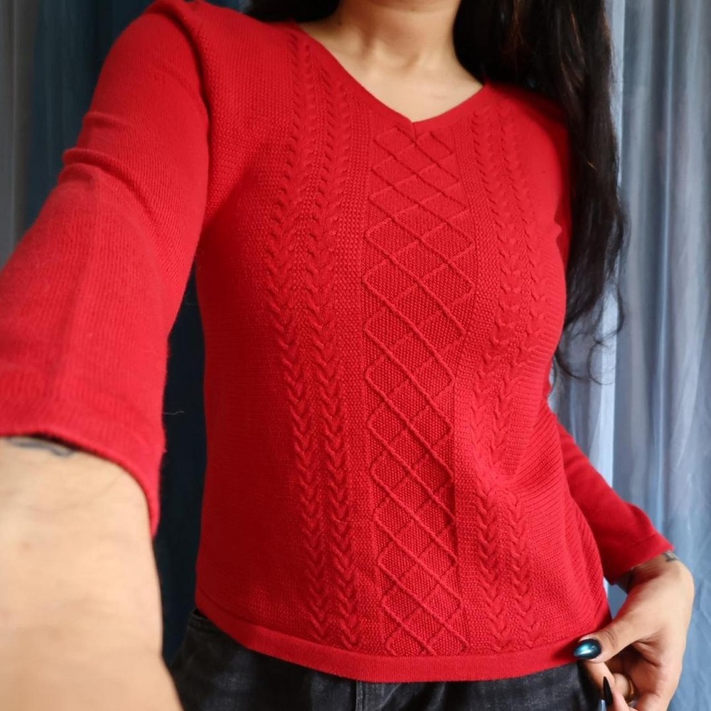 100% Cotton V-Neck Diamond Cable Knit Sweater